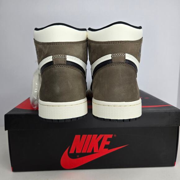 Air Jordan 1 High OG Mocha Size 8.5 Men main image 8